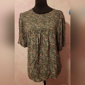 Elegant Floral Blouse in Green